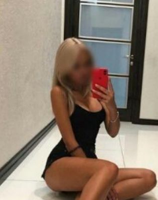 Настя — секс с узбечкой в Симферополе